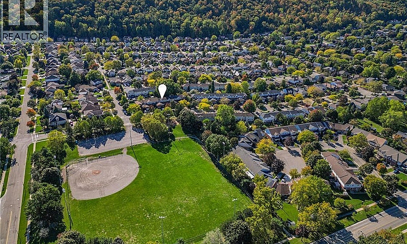 11 Hedge Lawn Drive ...