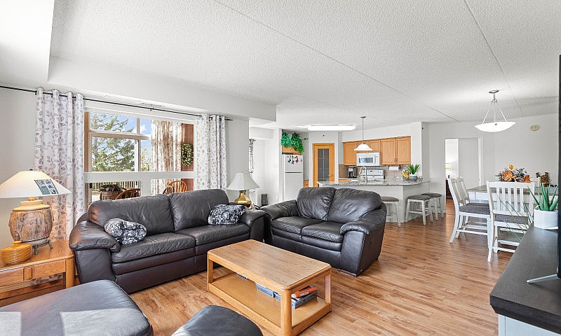 Stunning 2Bdrm Condo...