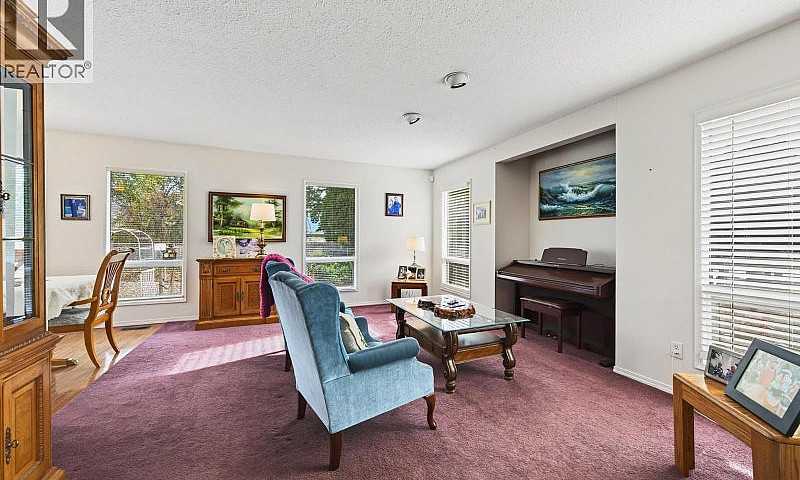 718 Driftwood Place ...