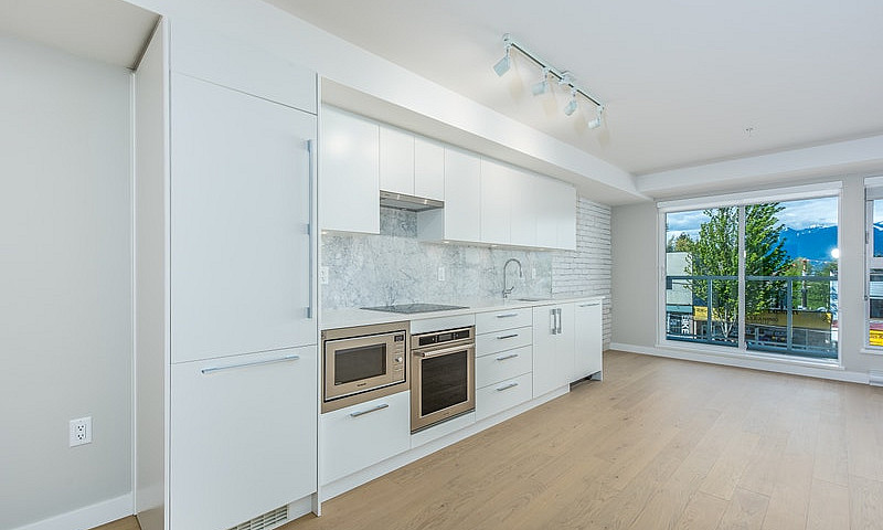 205-2508 Fraser...