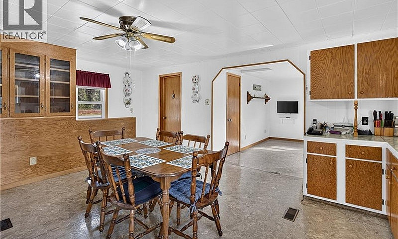 919 Northwest Road E...