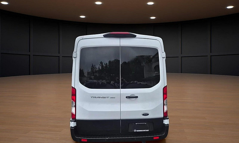 2025 Ford Transit-35...
