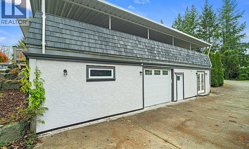 647 Tamarack Dr Qual...