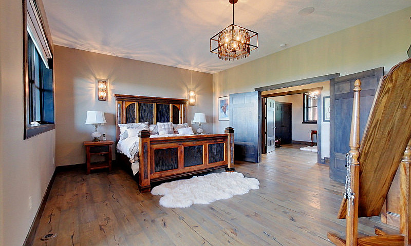 Executive Acreage On...