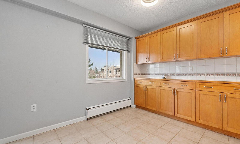 302 9477 Cook Street...