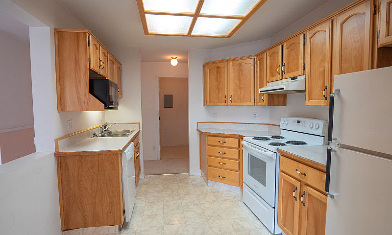 308-374 Winnipeg Str...