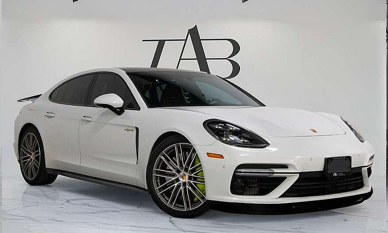 2018 Porsche Panamer...