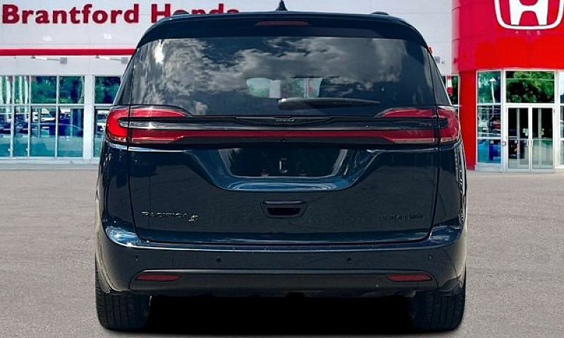 2025 Chrysler Pacifi...