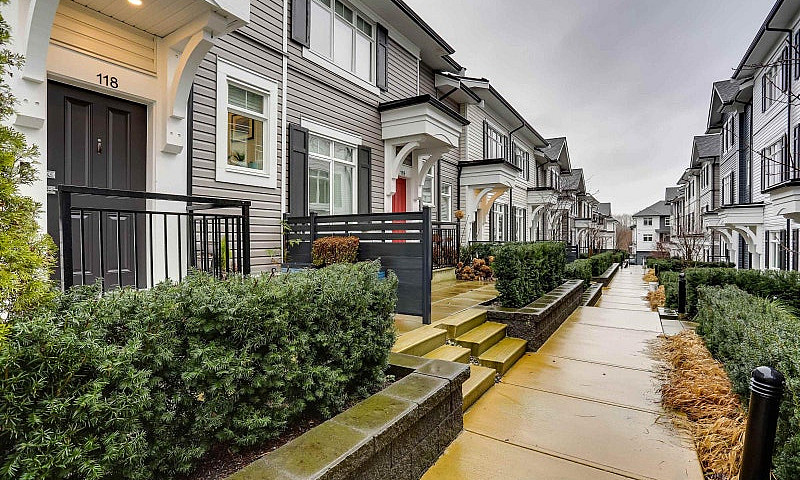 118 2070 Oak Meadows...