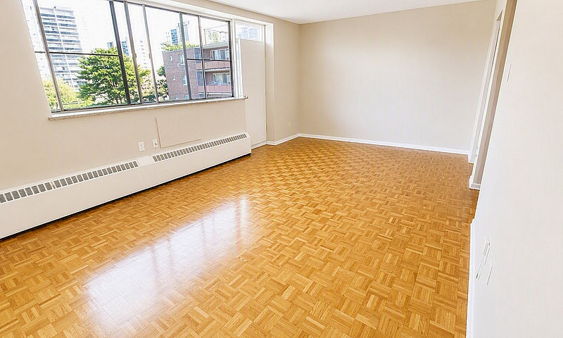 Bachelor Apartment F...