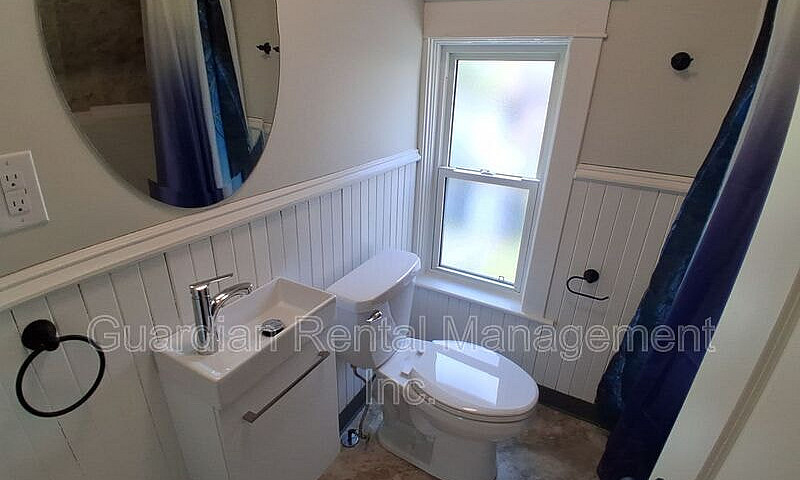 1 Bedroom, 1 Bath Un...