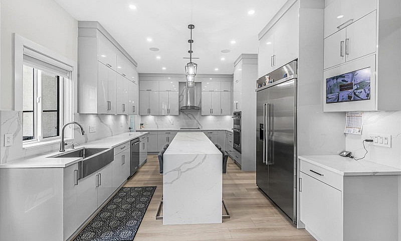 12525 75A Avenue Sur...