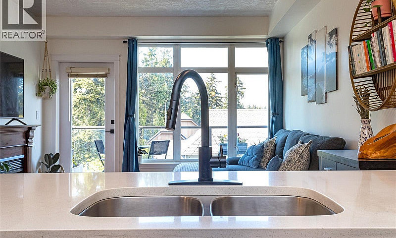 304 2220 Sooke Rd Co...
