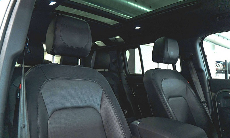 2024 Land Rover Defe...