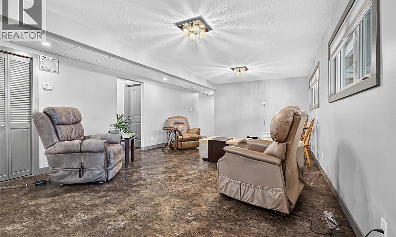 1245 Brown Street Mo...