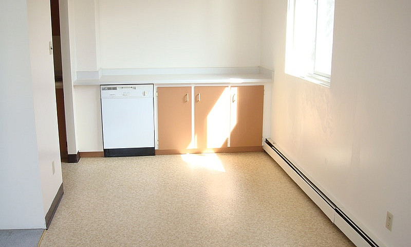 Large 2 Bedroom - 25...