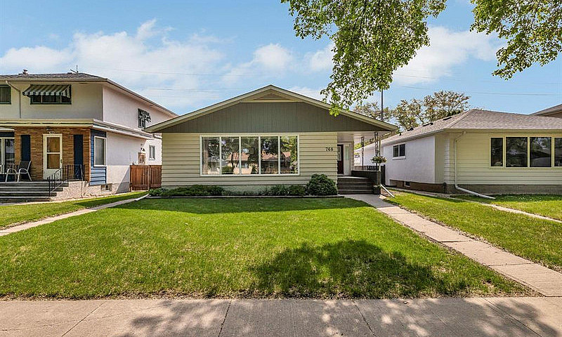 4-Bedroom House In R...