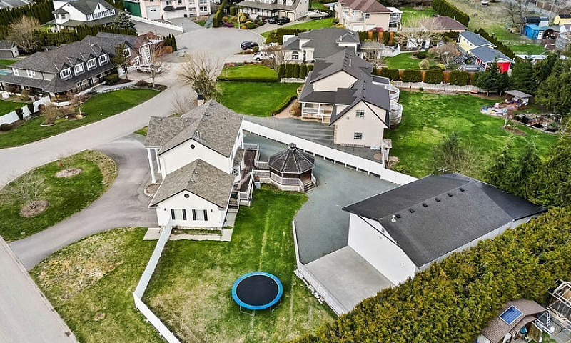5012 Whitewater Plac...