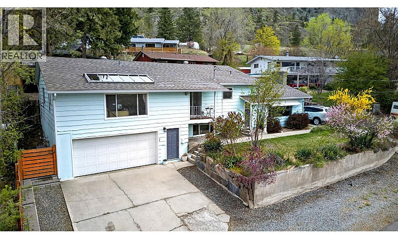 716 Mosley Place Oka...