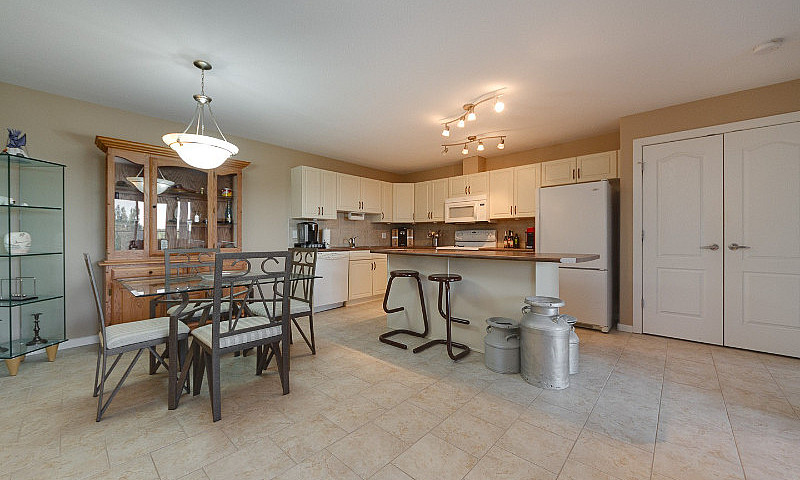 Beautiful Condo In S...