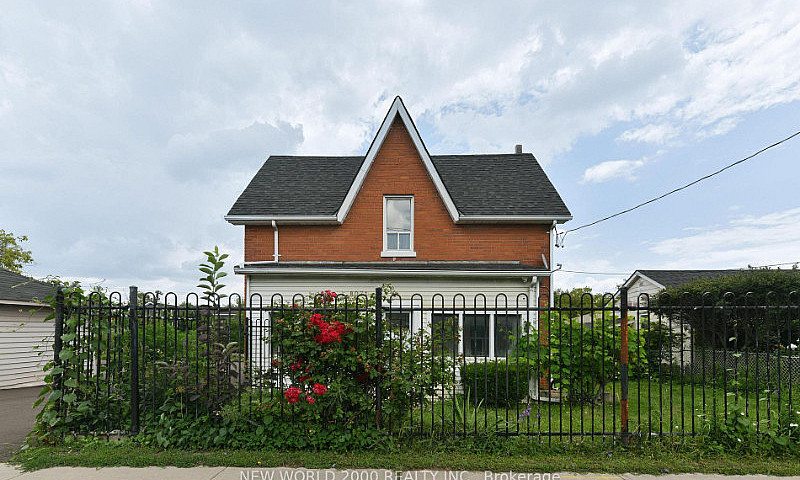 4 Bedrooms And 2 Bat...