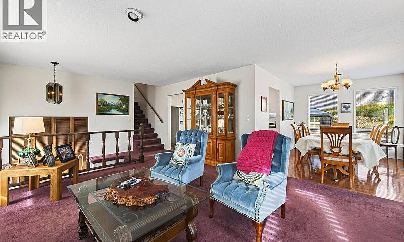 718 Driftwood Place ...