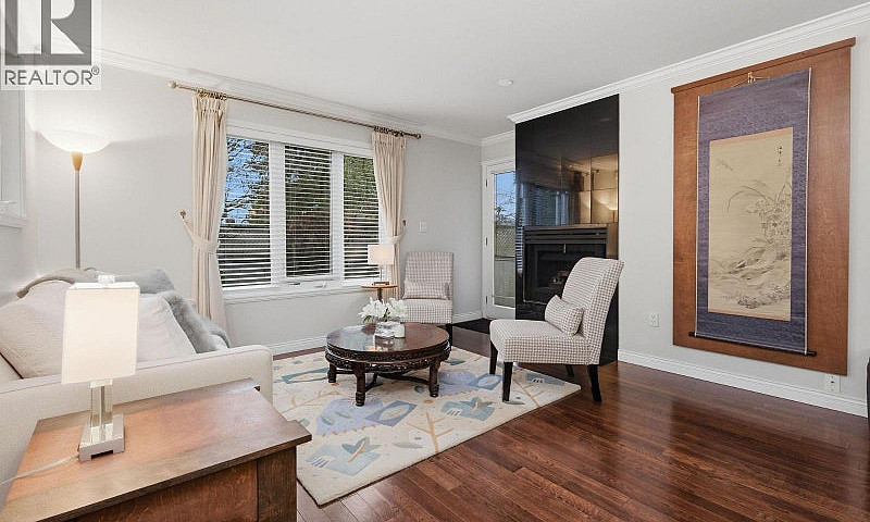 1558 Bowser Avenue N...