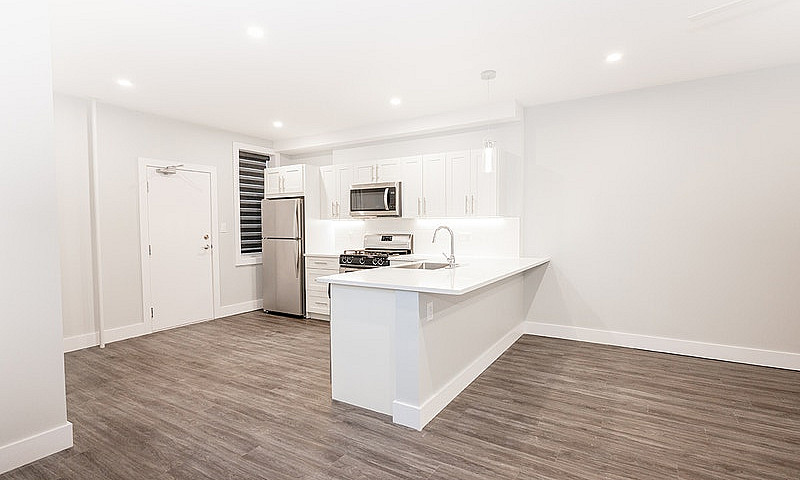 883 Grosvenor Avenue...