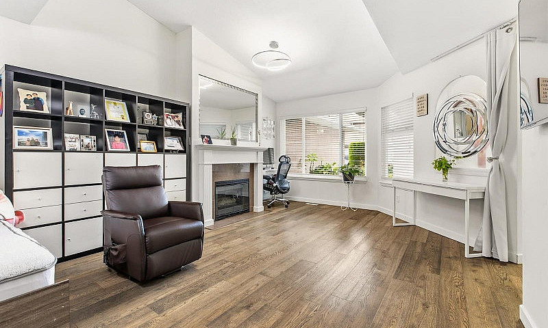 15501 89A Avenue Sur...