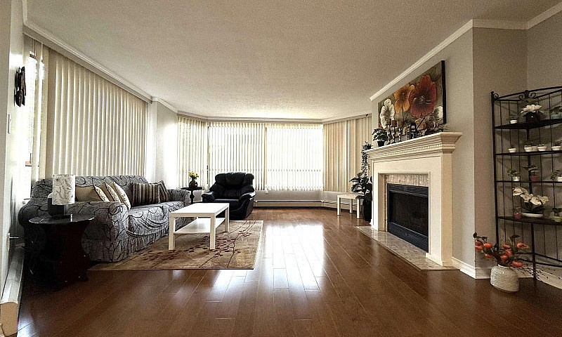 505 15111 Russell Av...