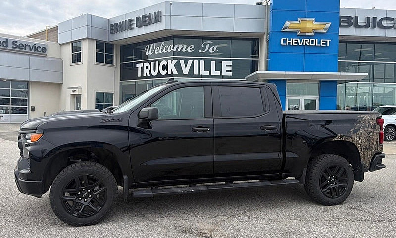 2025 Chevrolet Silve...