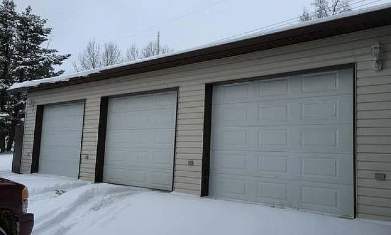 5412 Fir Crescent, S...