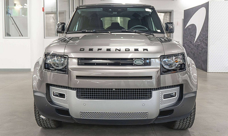 2025 Land Rover Defe...