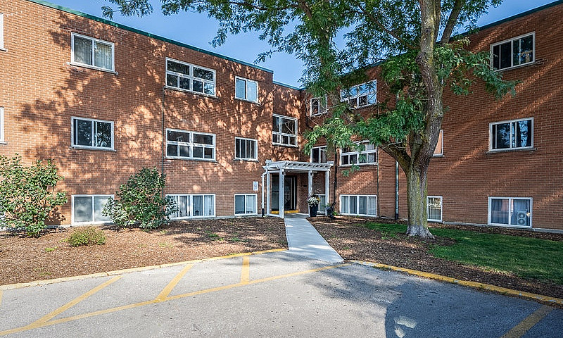 Somerset Place Apart...