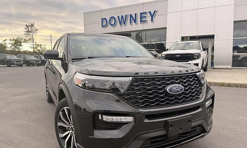 2022 Ford Explorer S...