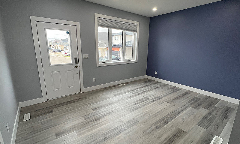 5703 Glide Cres. - H...