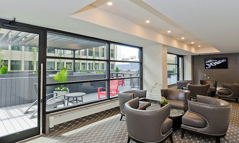 Studio - 505 6 St. S...