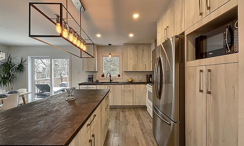 $689,000 - 2 Storey ...