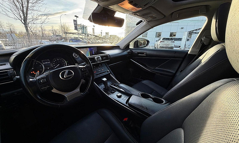 2019 Lexus Is 300 V6...