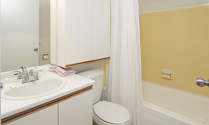 Apartment For Rent: ...