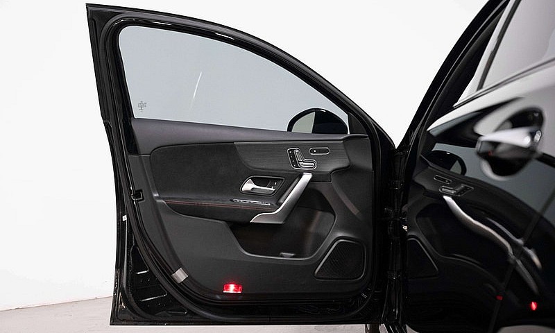 2022 Mercedes-Benz A...