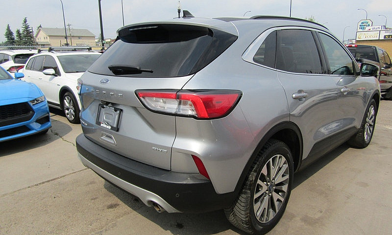 2022 Ford Escape Tit...
