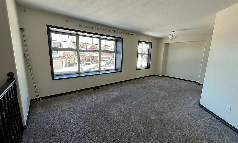 3 Bedroom Upper In M...