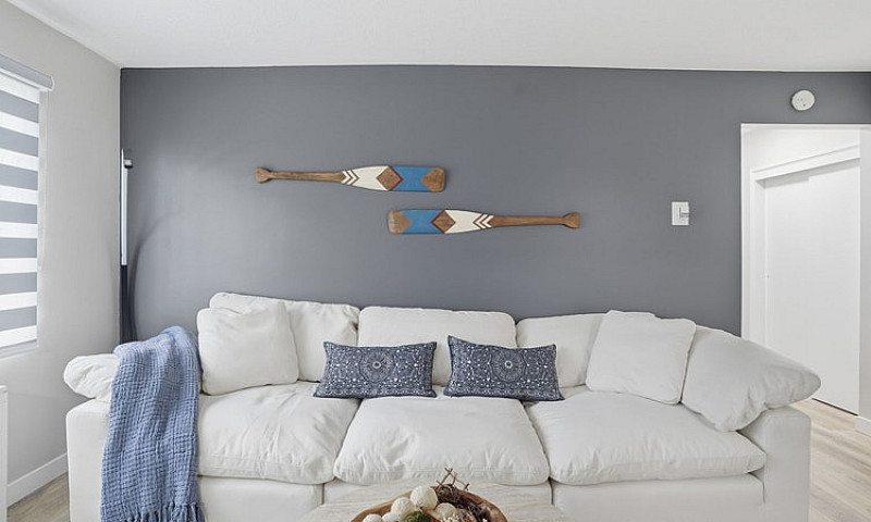 Apartment For Rent: ...