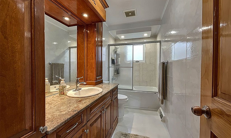 $618,000 - Bungalow ...