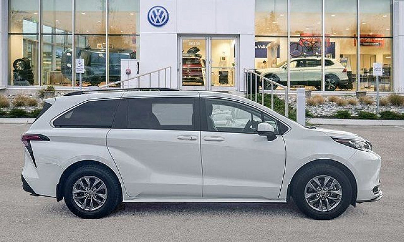 2022 Toyota Sienna...