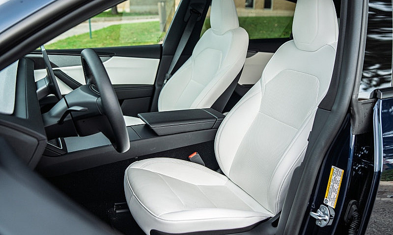 2026 Tesla Model Y L...