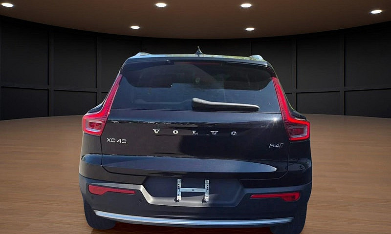 2023 Volvo Xc40 B4 C...