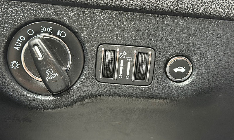 2017 Chrysler 300 4D...