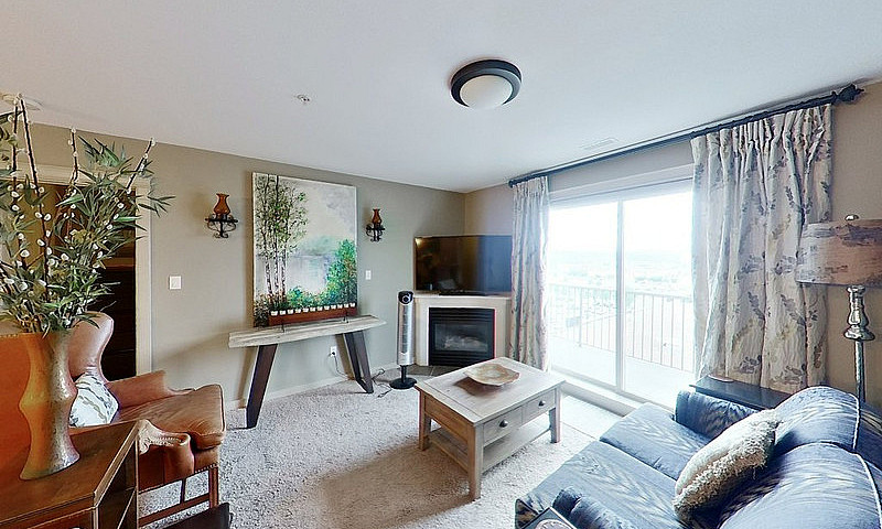 Luxury West Facing 8...